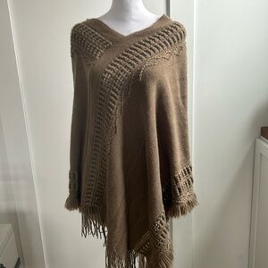 Women’s shaw sweater OS